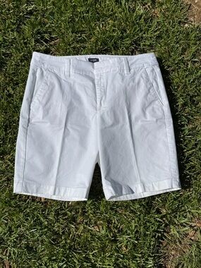 J. Crew 9" flat-front chino shorts - size 10